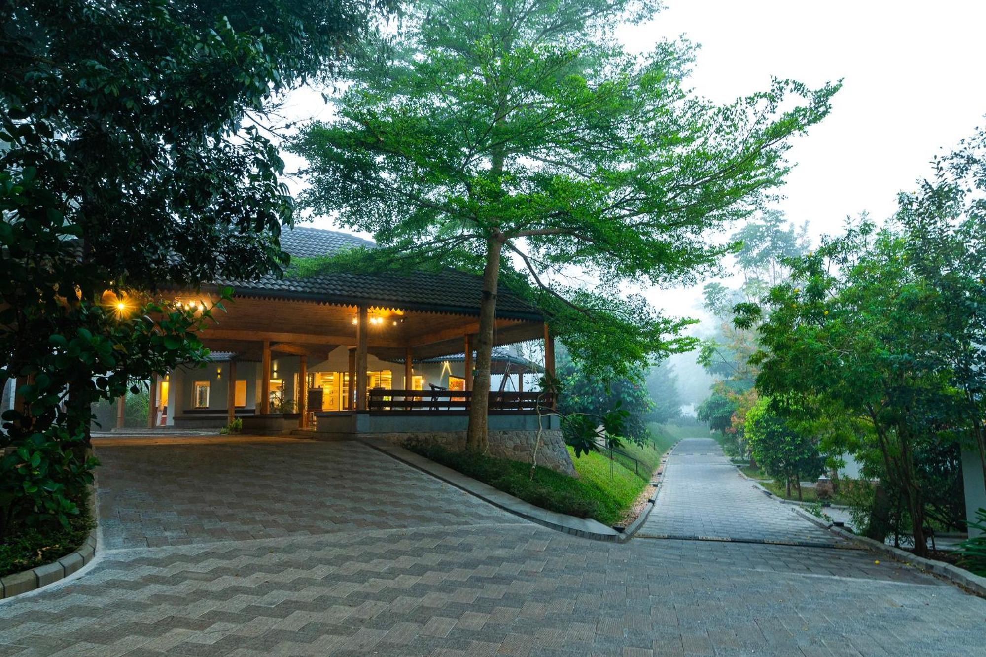 Отель Sterling Wayanad Салтэн-Батери Экстерьер фото